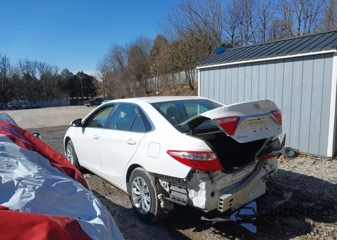 2016 Toyota Camry Le z USA, uszkodzony, nr VIN 4T4BF1FK8GR560472